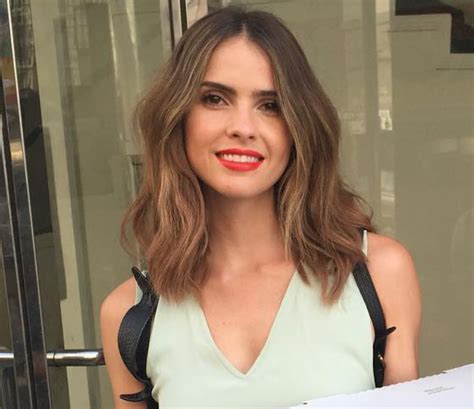 shelley hennig swimsuit